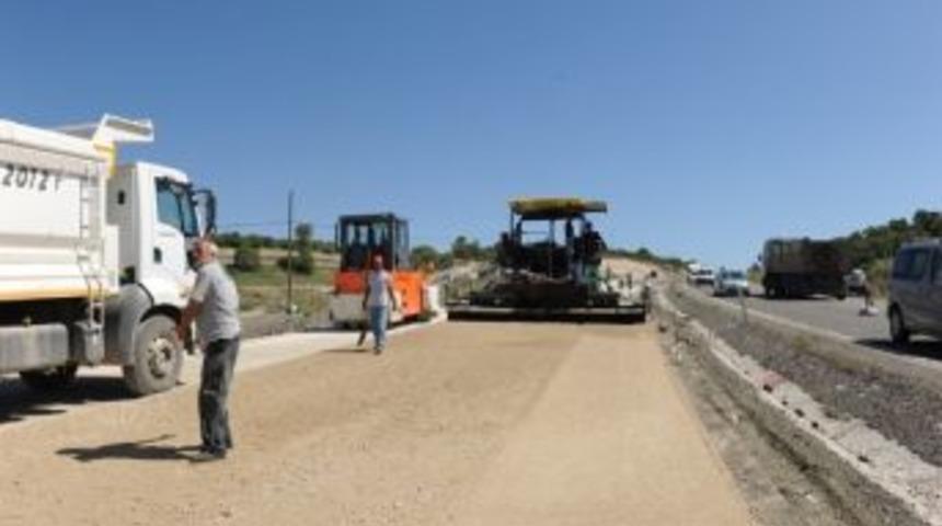K&uuml;tahya-boz&uuml;y&uuml;k Yoluna 'beton Sıcak Karışımı' Asfalt