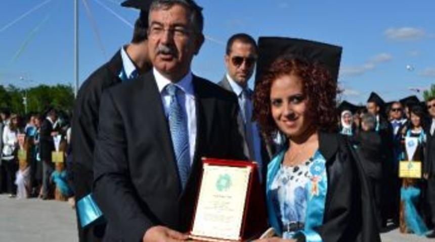 Bakan Yılmaz, Mezuniyet T&ouml;renine Katıldı