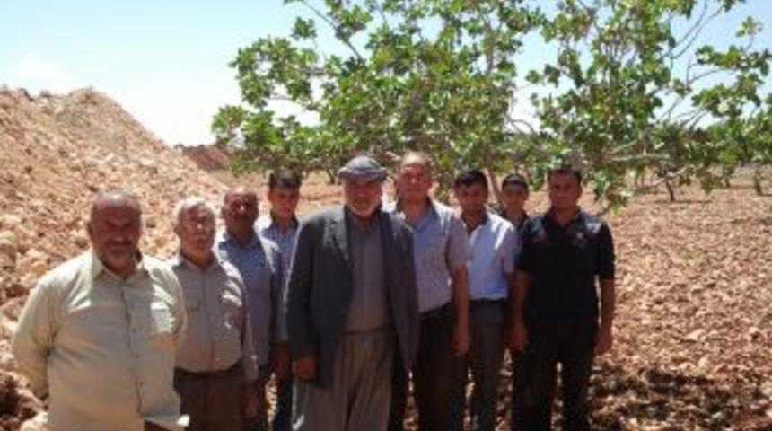 Arazisinden Sulama Kanalı Ge&ccedil;en &Ccedil;ift&ccedil;i, Zararının &Ouml;denmesini Istiyor