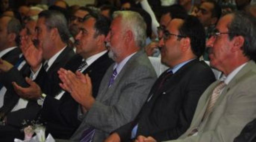 Bakan Eroğlu İzmir'de Hemşehrileriyle Bir Araya Geldi