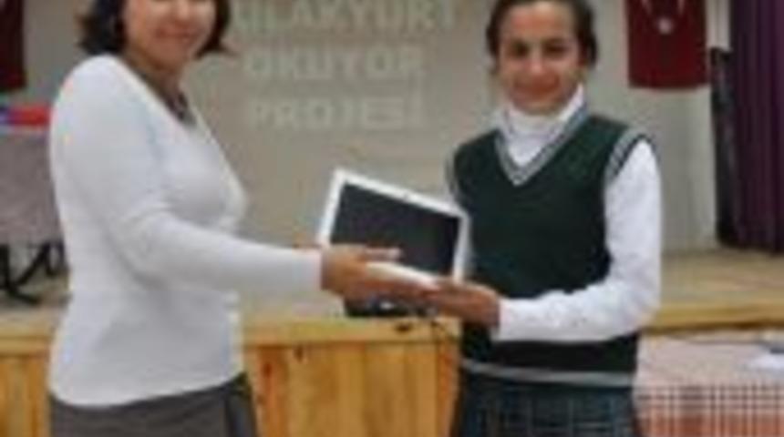 Kitap okudular hediyeyi kaptılar