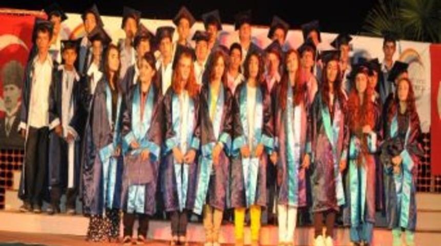Didim Gonca İlk&ouml;ğretim Okulu'nda Mezuniyet Heyecanı