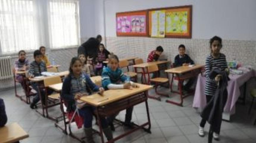 Aksaray&rsquo;da 5 Bin 942 &Ouml;ğrenci Sbs&rsquo;de