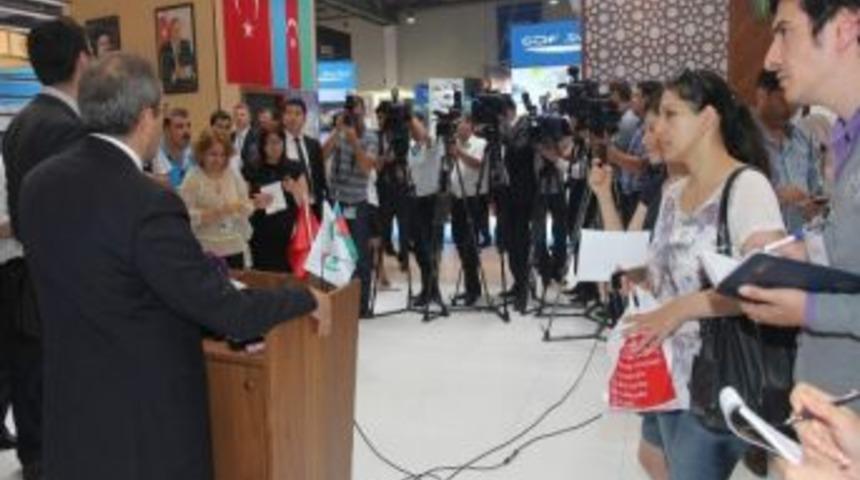 Azerbaycan Cumhurbaşkanı Aliyev, Petkim Standını Ziyaret Etti
