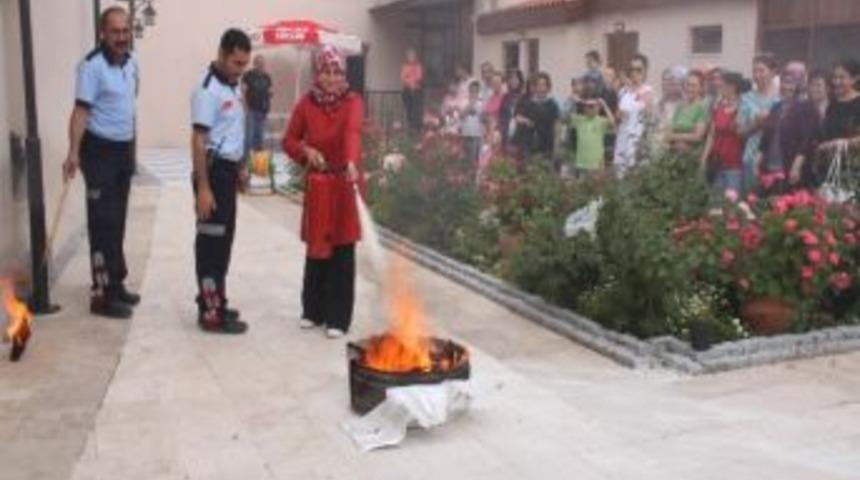 Bergama Belediyesi&rsquo;nden Kursiyerlere Yangın Eğitimi