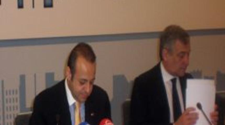 Bağış&rsquo;tan M&uuml;teahhitlere &Ccedil;ağrı: Vize Duvarlarını Buldozerlerimizle Yıkalım
