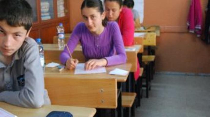 &Ouml;ğrenciler Ve Aileleri Sbs Heyecanı Yaşadı