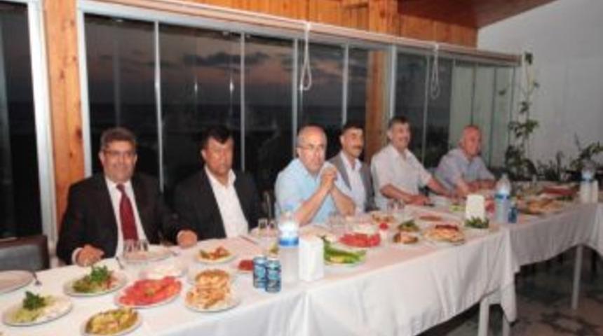 Başkanlardan Dayanışma Yemeği