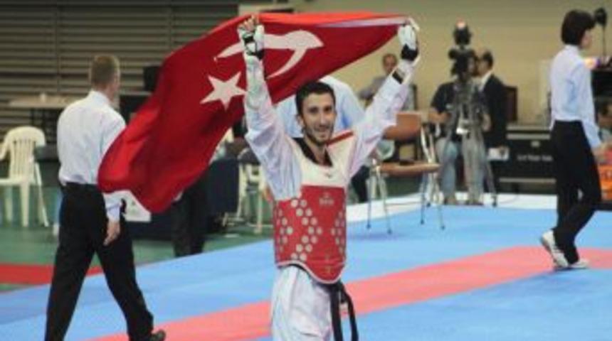 &Uuml;niversiteler D&uuml;nya Şampiyonası&rsquo;nda Umut Bildik&rsquo;ten Altın Madalya