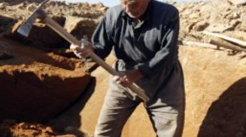 Ahlat&rsquo;ta Taş Tepkisi Dinmiyor