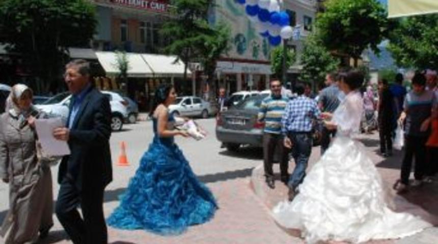 Gelinlikli Mağaza Tanıtımı