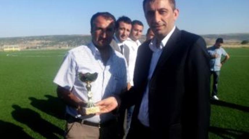 Voleybol Ve Tenis Turnuvalarında Dereceye Girenlere &Ouml;d&uuml;lleri Verildi