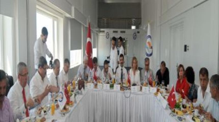 Mersin&rsquo;de B&uuml;rokrat Ve Iş Adamları Birlikte Dernek Kurdu