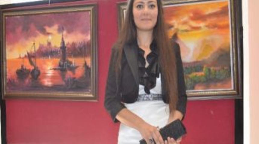Nazillili Şehrinaz &Ouml;ğretmen İzmir&rsquo;de Sergi A&ccedil;tı