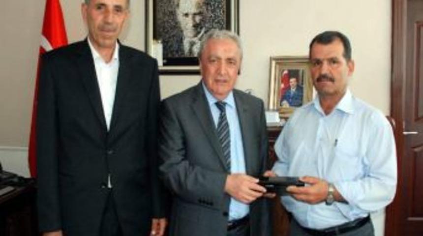 Rişvan Aşireti Vali Ramazan Sodan&rsquo;ı Ziyaret Etti