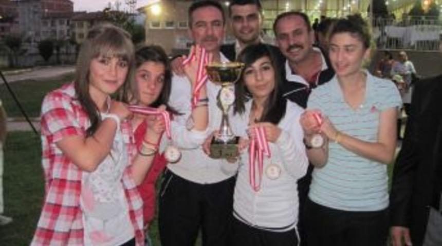 Tokat'a Masa Tenisi Şampiyonu Olarak D&ouml;nd&uuml;ler
