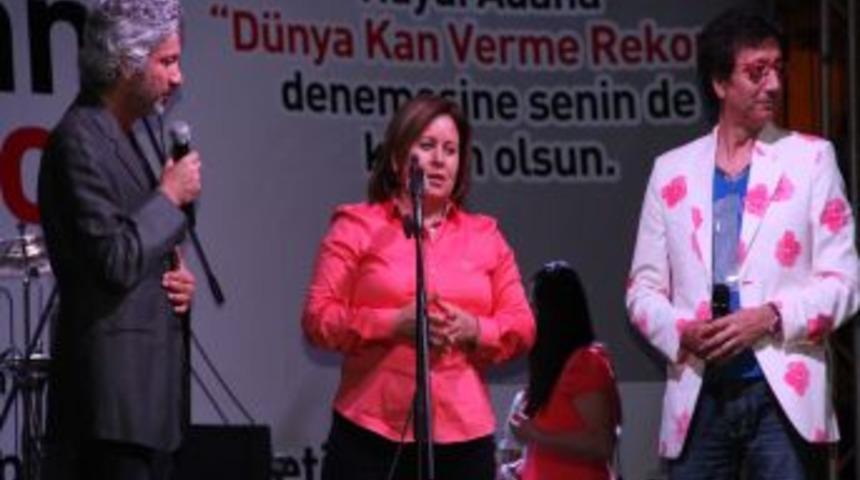 Adana'da Bir G&uuml;de 5 Bin 905 &Uuml;nite Kan Toplandı