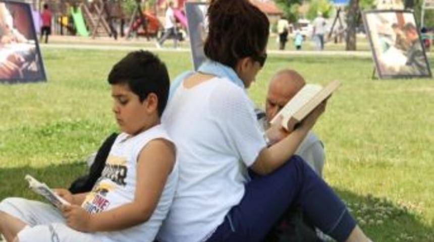 Sessiz Kitap Okuma Eylemi Kentpark&rsquo;ta D&uuml;zenlendi