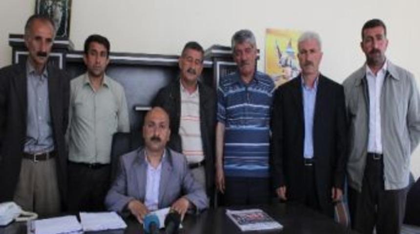 Muhtarlardan Oturma Eylemine Destek