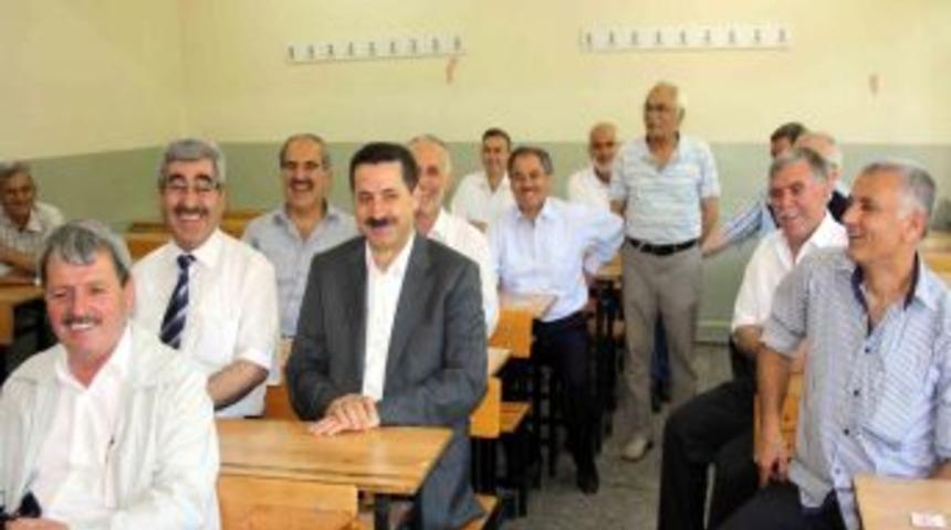 Bakan &Ccedil;elik: Millete Rağmen Bir Şeyin Olmasından Yana Hi&ccedil; Olmadık, Olmayız