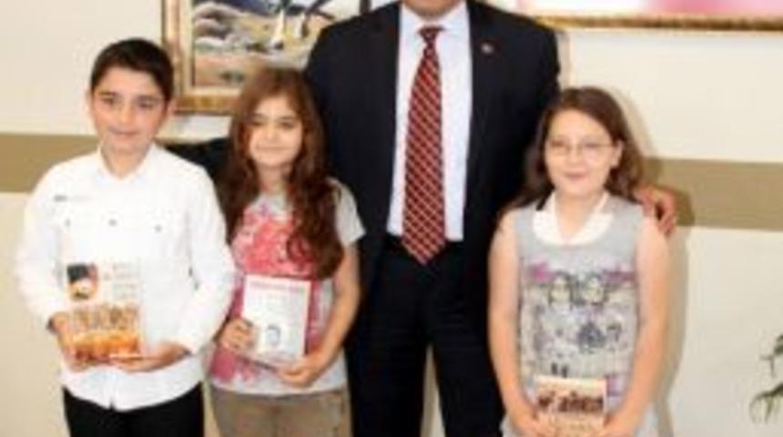 Başkan Alıcık K&uuml;t&uuml;phane İsteyen &Ouml;ğrencileri Kırmadı