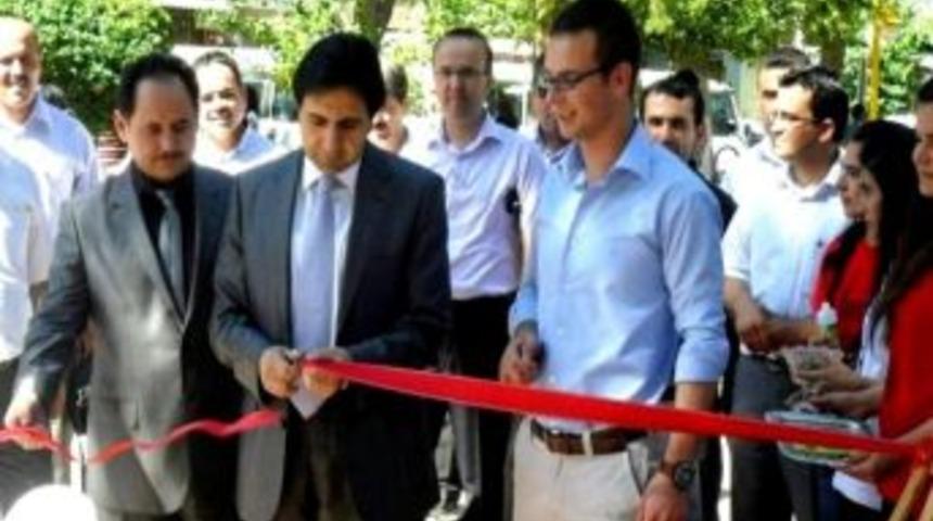 Sarıg&ouml;l'de T&uuml;rk&ccedil;e &Ouml;ğretmeni Karikat&uuml;r Sergisi A&ccedil;tı