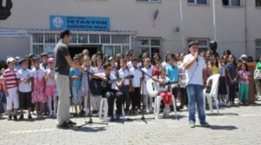 Karabalık, Miniklerin Yıl Sonu T&ouml;renine Ortak Oldu