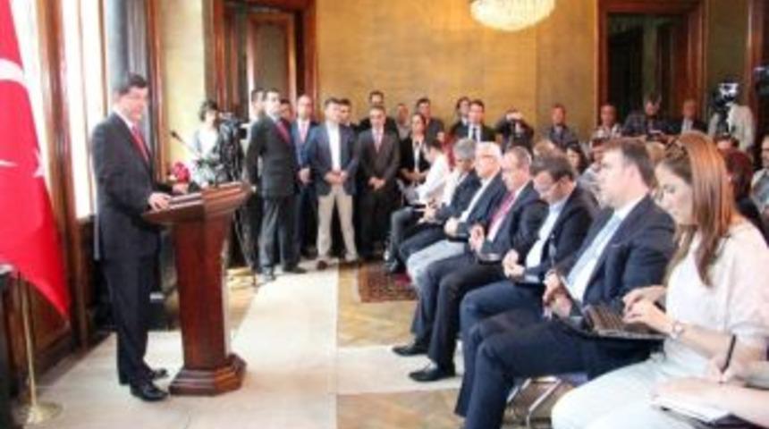 Dışişleri Bakanı Ahmet Davutoğlu: