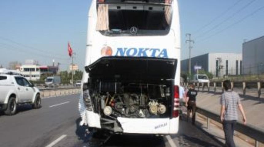 Gebze'deki Otob&uuml;s Kazasında 2 Kişi Yaralandı