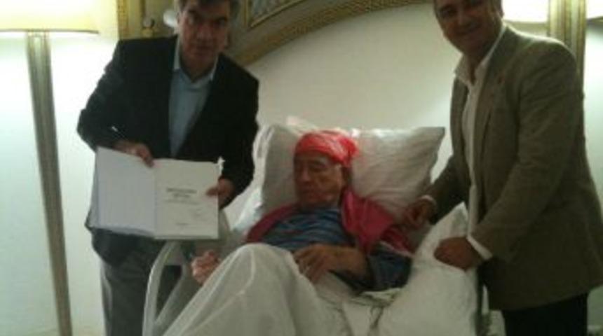 &Uuml;nl&uuml; İş Adamı Sel&ccedil;uk Yaşar Ameliyat Oldu