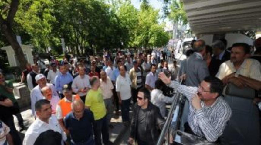 'shopping Fest Gezi Otob&uuml;s&uuml;' İlk Turunu G&ouml;k&ccedil;ek Ve Bezci İle Ger&ccedil;ekleştirdi