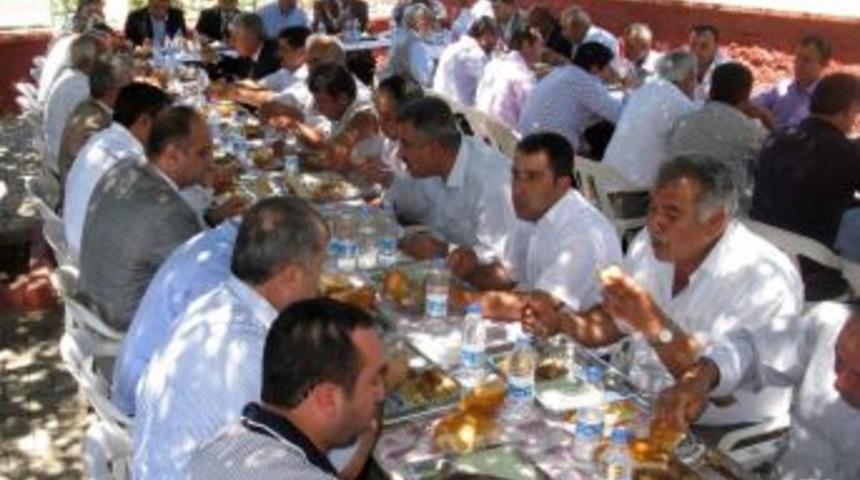 Ak Parti Gaziantep İl Başkanı Ahmet Uzer, Partisinin Araban Teşkilatı İle Bir Araya Geldi