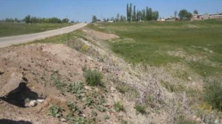 Kara&ccedil;oban&rsquo;da Bariyersiz Yol S&uuml;r&uuml;c&uuml;leri Korkutuyor