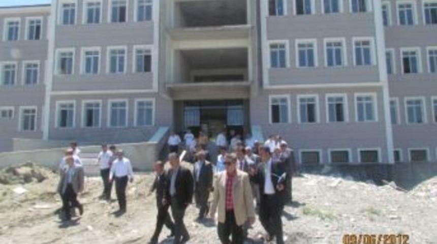 Protokolden Anadolu &Ouml;ğretmen Lisesi İnşaatına Ziyaret