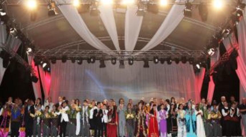 T&uuml;rk&ccedil;e&rsquo;nin &Ccedil;ocukları Adanalıların G&ouml;nl&uuml;n&uuml; Fethetti