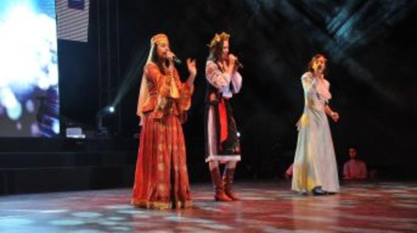 T&uuml;rk&ccedil;e Sevdalıları Tekirdağ'da Festival Alanını Doldurdu