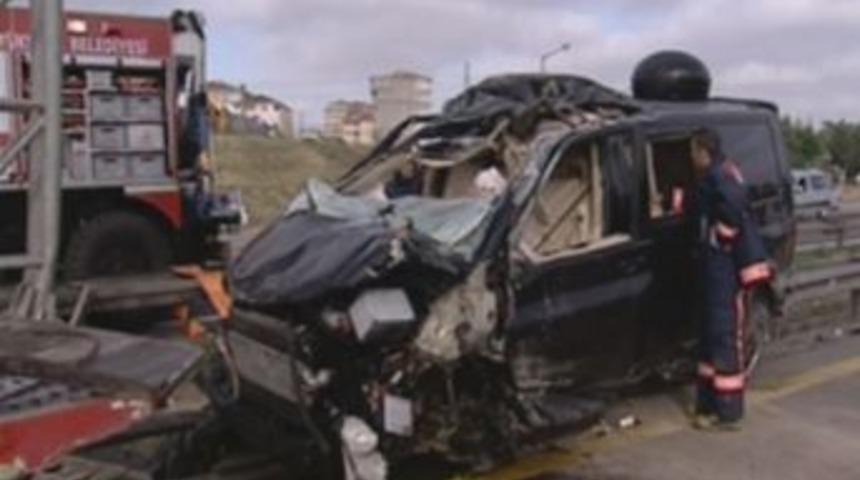 Şarkıcı Beng&uuml; kaza ge&ccedil;irdi