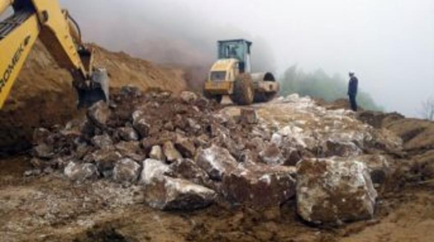 Kartepe'de Yollara Bakım Yapıldı