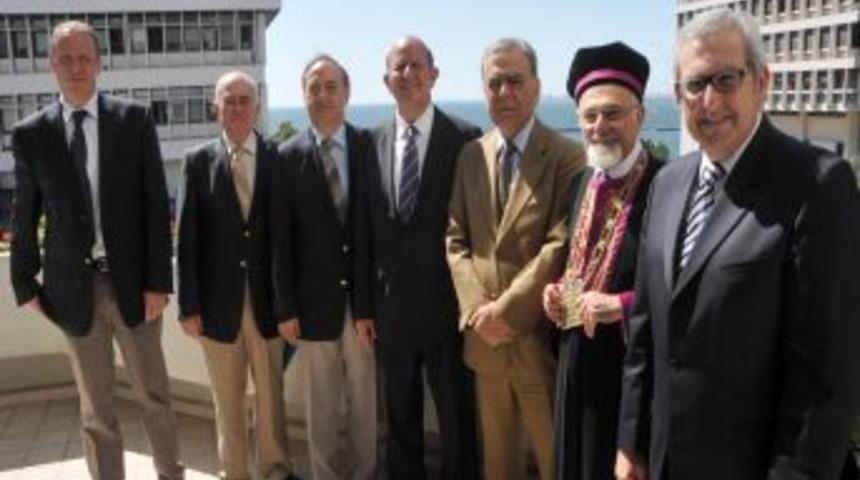 Hahambaşı Teşekk&uuml;r I&ccedil;in Geldi