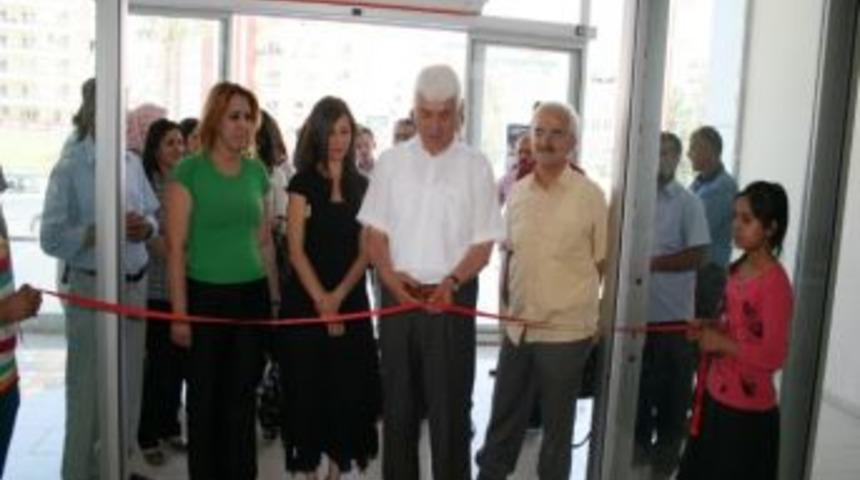 Sokakta &Ccedil;alışan &Ccedil;ocukların Resim Sergisi A&ccedil;ıldı