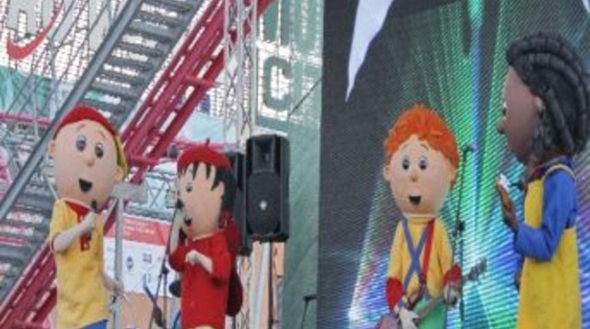 Caillou, Tarkan&rsquo;ı Salladı