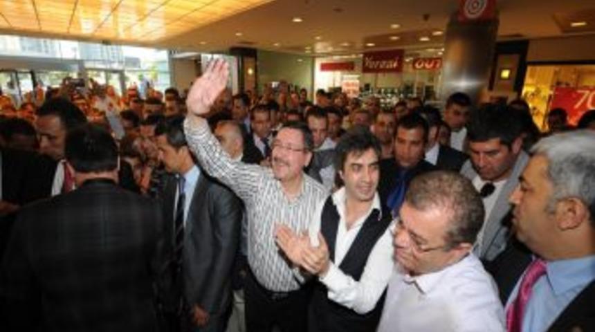 Polat Alemdar, Sincan'da D&uuml;ğ&uuml;n Alışverişi Yaptı