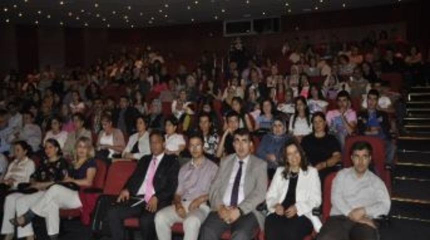 Nazilli'de Sevgi Ve Aşk Şiirleri Liseli Kızlardan Dinlendi