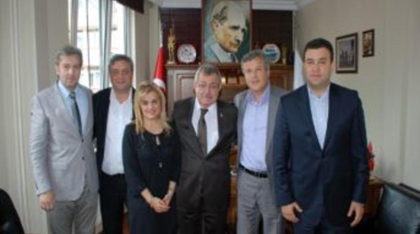 Zonguldak&rsquo;ta Bulunan Ticaret Ve Sanayi Odaları Sekreterlerinden (tso) Başkan G&uuml;lşen&rsquo;e Taziye Ziyareti