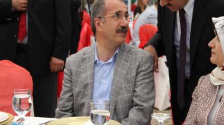 Bakan Din&ccedil;er: CHP&rsquo;nin Anayasa Mahkemesi'ne Ikinci Başvurusu Samimiyetsizlik