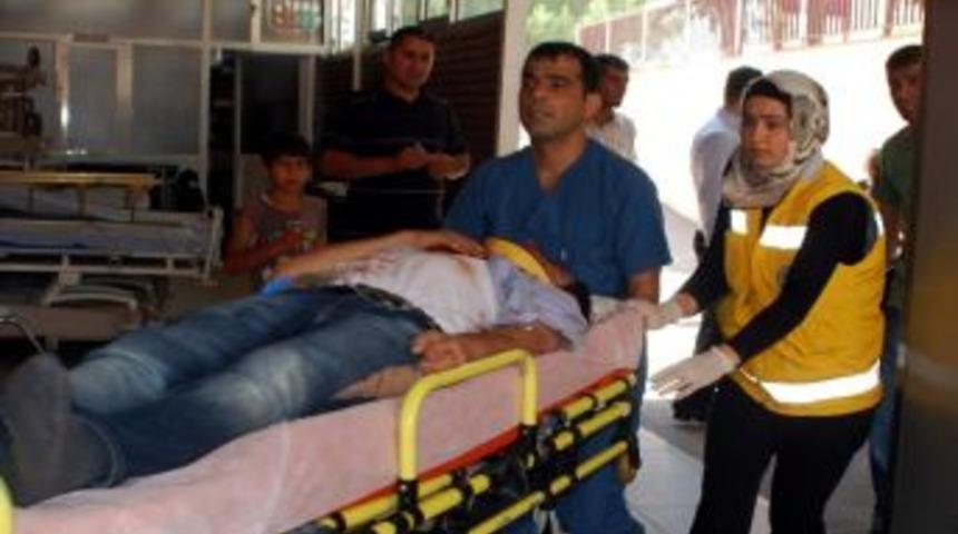 Otomobil şarampole yuvarlandı: 2 &ouml;l&uuml;