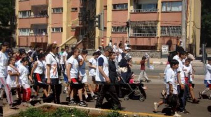 Diyarbakır'da Olimpik G&uuml;n Y&uuml;r&uuml;y&uuml;ş&uuml;