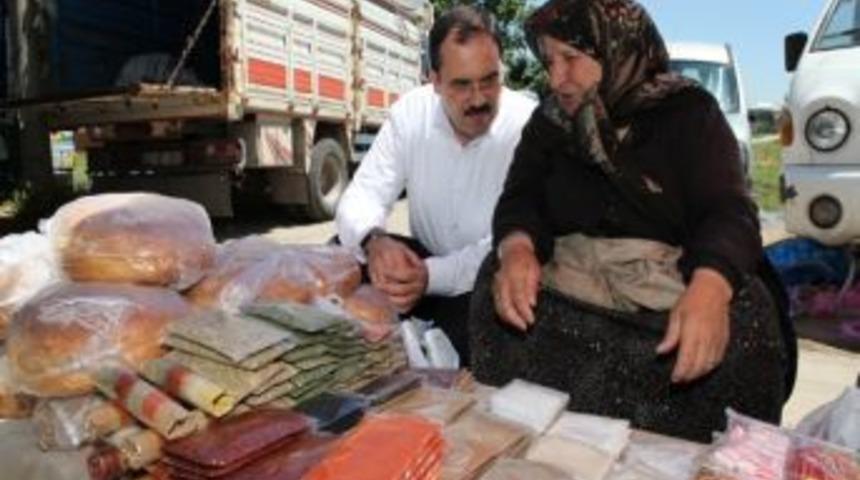 Başkan Ayaz Semt Pazarında İncelemelerde Bulundu