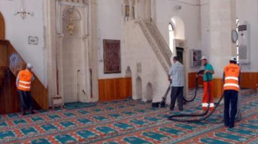 Camilerde Ramazan Hazırlığı