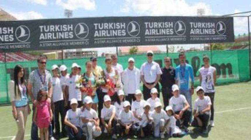 10 Bin Dolar &Ouml;d&uuml;ll&uuml; Tenis Turnuvasını Başak Eraydın Kazandı